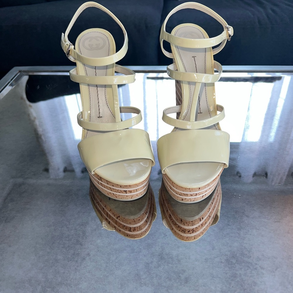Gucci cork wedges, great condition sz 40 - Picture 2 of 3